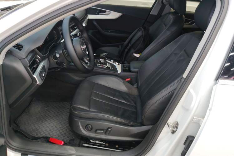 Used Audi A4L 2019 40 TFSI Fashion Version China V
