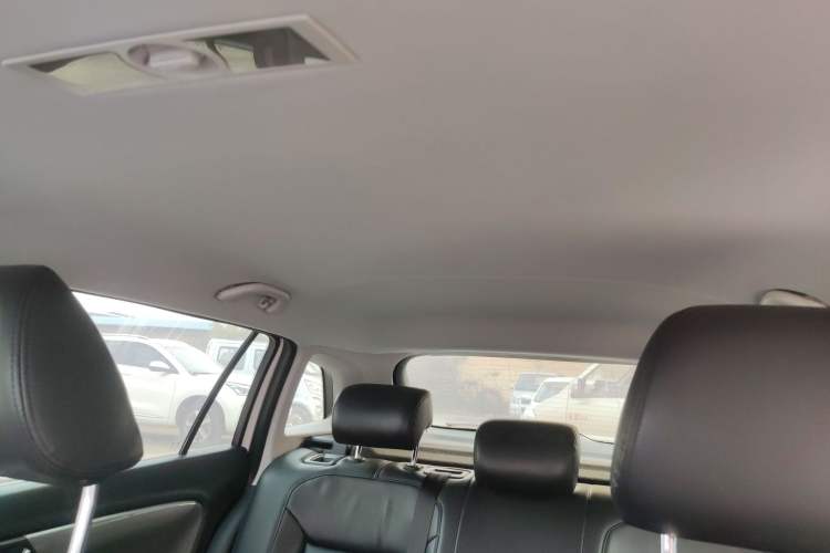 Used Volkswagen Gran Lavida 2013 1.6L Automatic Fashion Model
