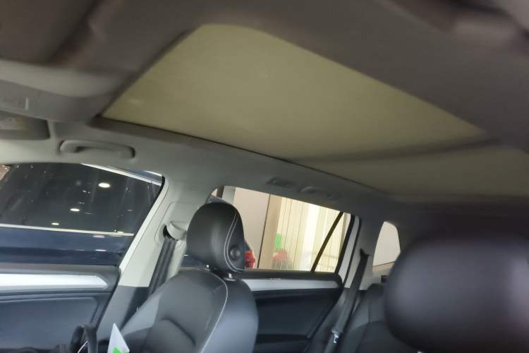 Used Volkswagen Tiguan L 2021 330TSI Automatic Two-Wheel Drive Smart Edition
