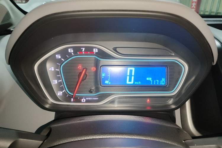 Used Chevrolet Aveo Sonic 2014 Sedan 1.4SL MT Comfort Edition