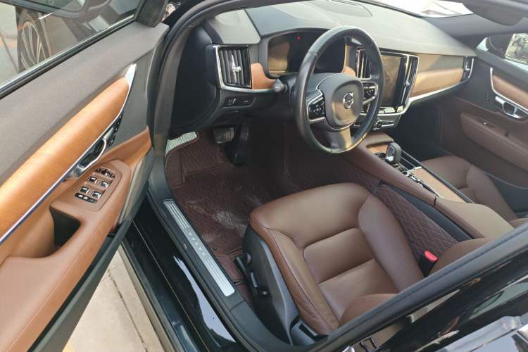 Used Volvo S90 2022 B5 Zhiyi Luxury Edition
