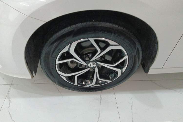 Used MG 5 2021 180 DVVT CVT Youth Luxury Edition
