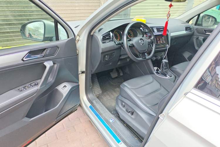 Used Volkswagen Tiguan L 2019 330TSI Automatic Two-Wheel Drive Smart Luxury Version China VI Standard