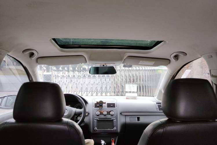 Used Volkswagen Touran 2015 1.4T DSG Comfort Edition 5 Seats