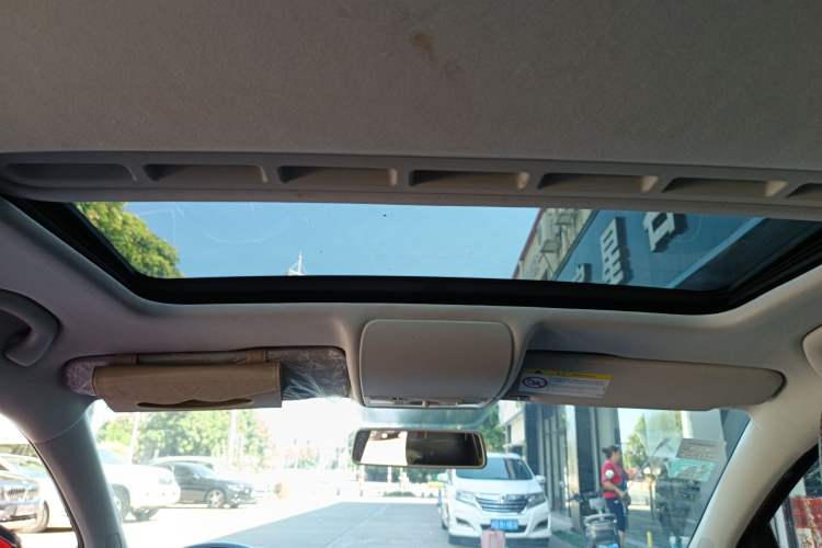 Used Volkswagen Polo 2016 1.6L Automatic Comfort Model
