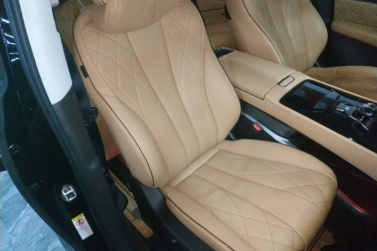 Used Denza D9 2024 DM-i 980 Four-Wheel Drive Prestige Model