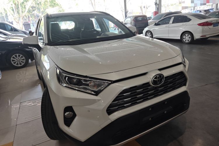 Used Toyota RAV4 2021 2.0L CVT Four-Wheel Drive Premium Edition
