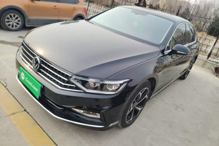 Used Volkswagen Magotan 2025 Zhongxiang Model 280TSI DSG Luxury Version