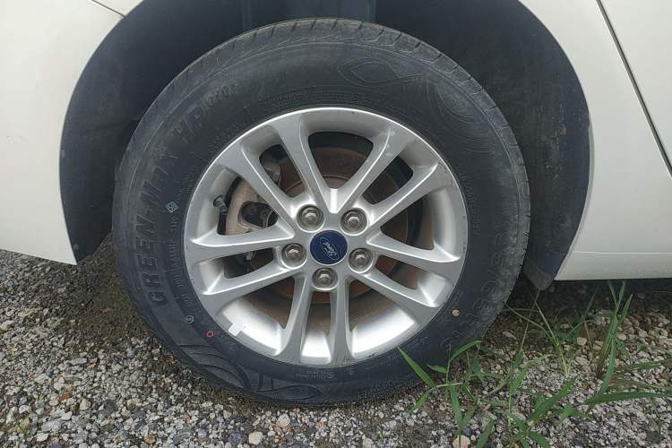 Used Ford Escort 2019 Revised 1.5L Automatic ZhiXiang Version (Tire Pressure Monitoring) China VI Standard
