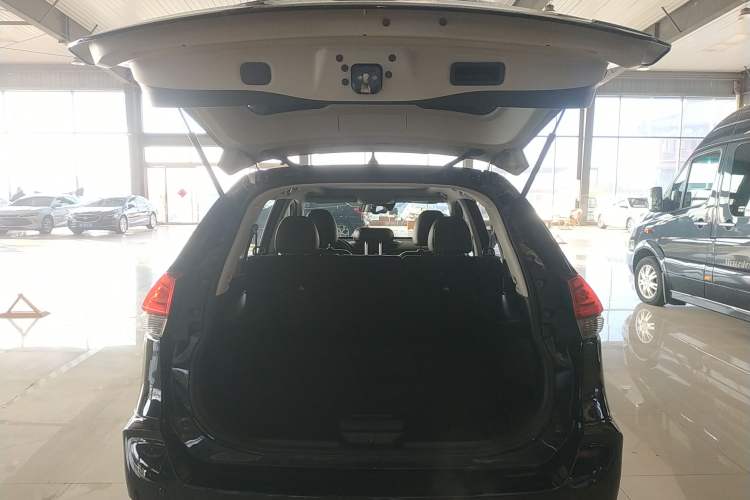 Used Nissan X-Trail 2019 2.0L CVT Smart Connect Comfort Edition 2WD
