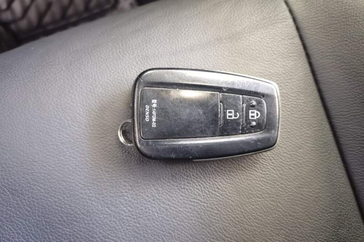 Used Toyota IZOA 2020 2.0L Yichi Version
