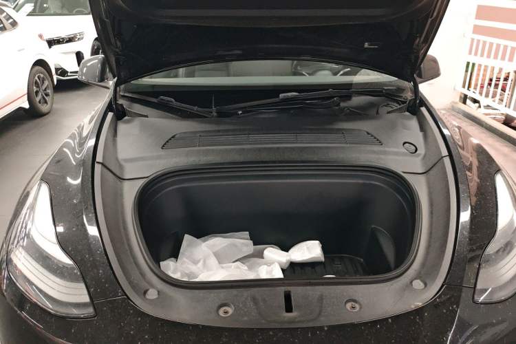 Used Tesla Model Y 2022 Rear-Wheel-Drive Version
