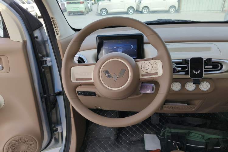 Used Wuling Hongguang MINIEV 2025 Four-Door Version Advanced Edition
