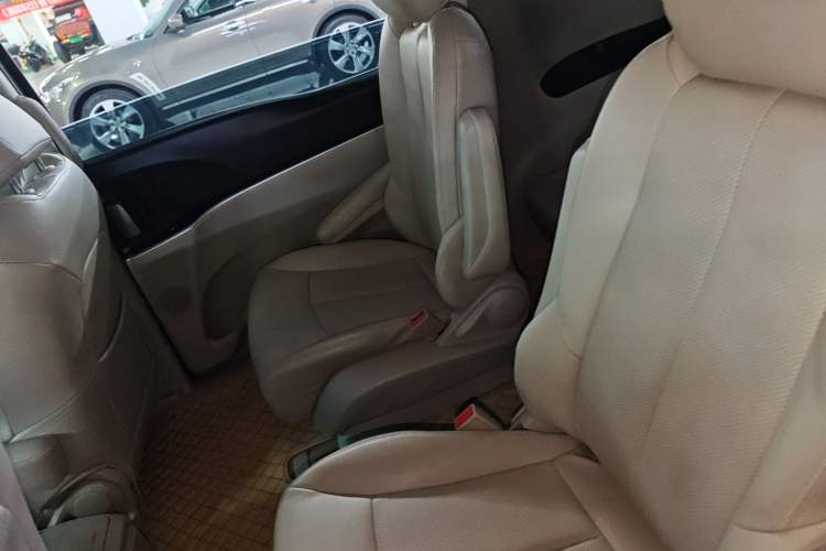 Used Buick GL8 2023 Land Executive Class Smart Enjoyment Model
