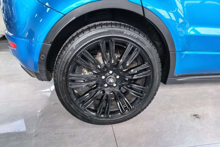 Used Land Rover Range Rover Evoque 2018 240 PS Dream Lotus Lake Blue Limited Edition
