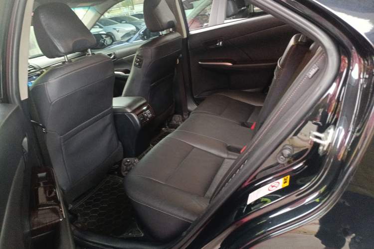 Used Toyota Camry 2016 Dual-Engine 2.5 HG 10th Anniversary Deluxe Navigation Edition
