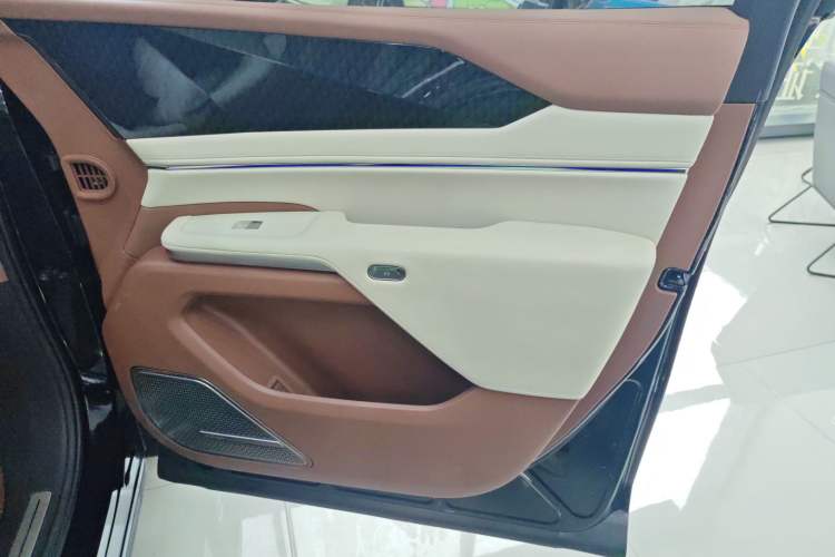 Used BYD Xia 2025 DM-i 1.5T 180km Excellence Model
