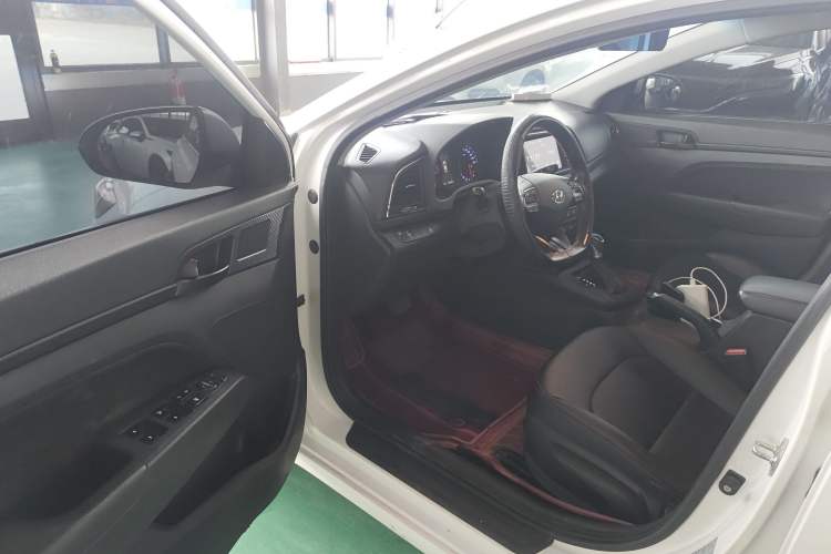 Used Hyundai Elantra 2016 1.4T Dual-Clutch Xuan Dong · Dynamic Version