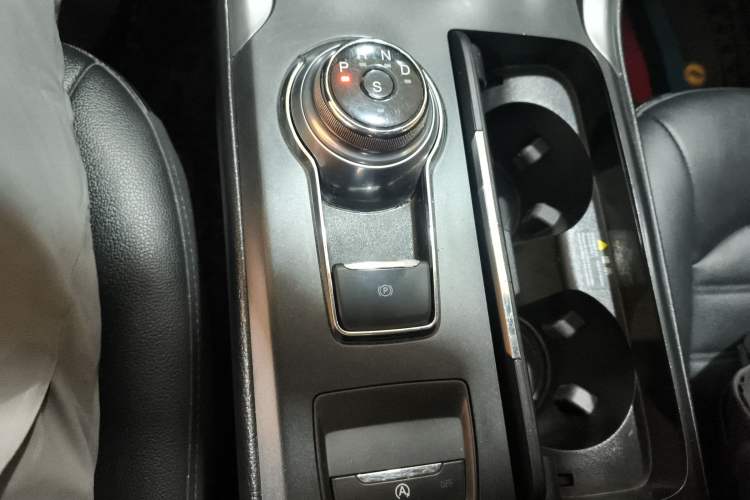 Used Ford Mondeo 2018 EcoBoost 200 Smart Control Fashion Model China VI Standard
