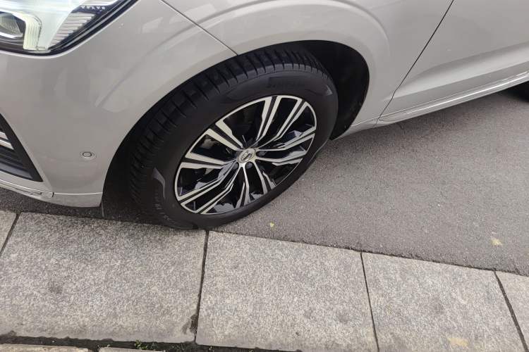 Used Volvo XC60 2022 B5 4x4 Zhiya Luxury Edition