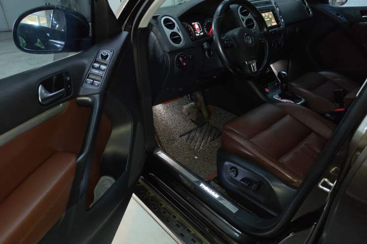 Used Volkswagen Tiguan 2015 1.8TSI Automatic All-Wheel-Drive Luxury Model