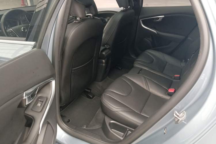 Used Volvo V40 2018 T4 Zhiya Edition