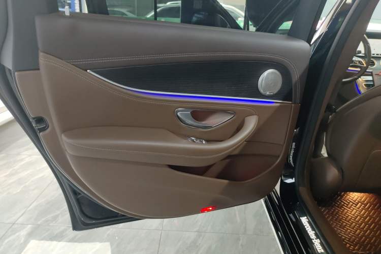 Used Mercedes-Benz E-Class 2022 Second Facelift E 300 L Fashion Edition
