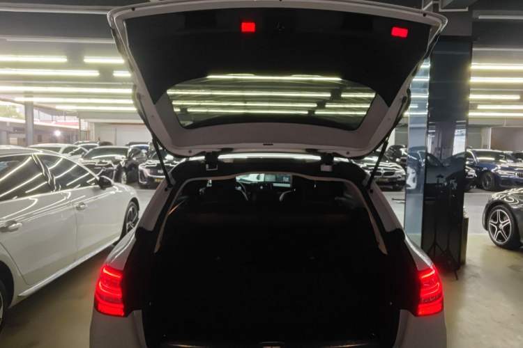 Used Mercedes-Benz C-Class (Import) 2020 Facelifted C 260 Estate
