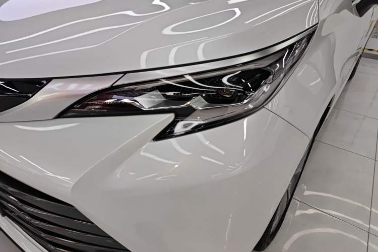 Used Toyota Sienna 2024 2.5L Hybrid Prestige Deluxe Edition
