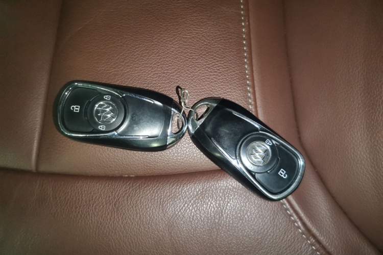 Used Buick GL6 2018 18T 6-Seater Prestige Model
