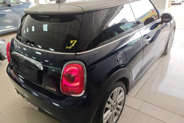 Used  MINI 2016 1.5T COOPER SEVEN
