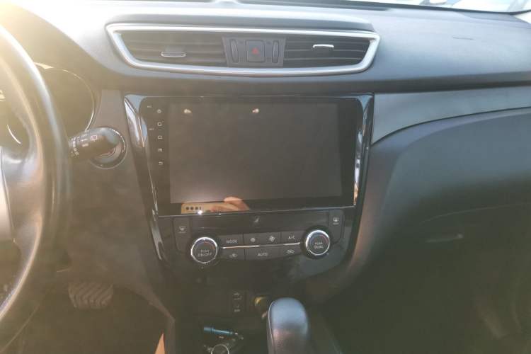 Used Nissan X-Trail 2015 2.0L CVT Comfort MAX Edition 2WD
