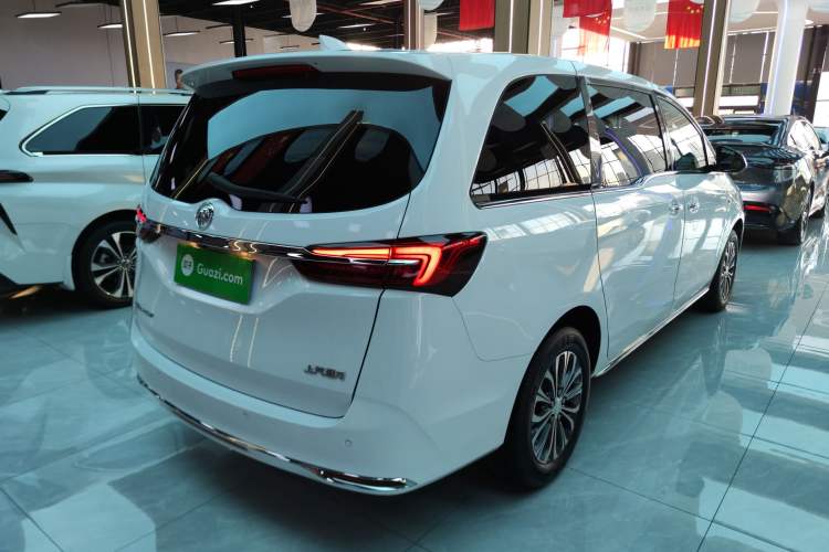 Used Buick GL8 2023 Land Executive Class 652T Luxury Model
