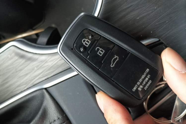 Used Toyota Camry 2021 2.0G Luxury Edition
