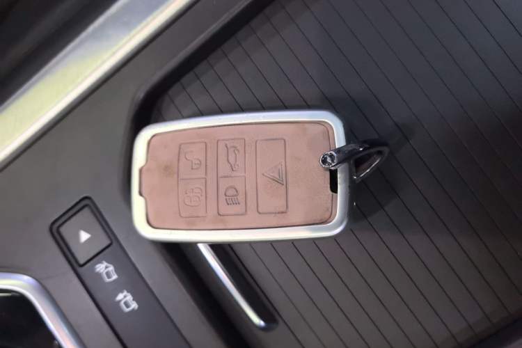 Used Land Rover Range Rover Evoque 2018 240 PS SE Smart Brilliance Edition