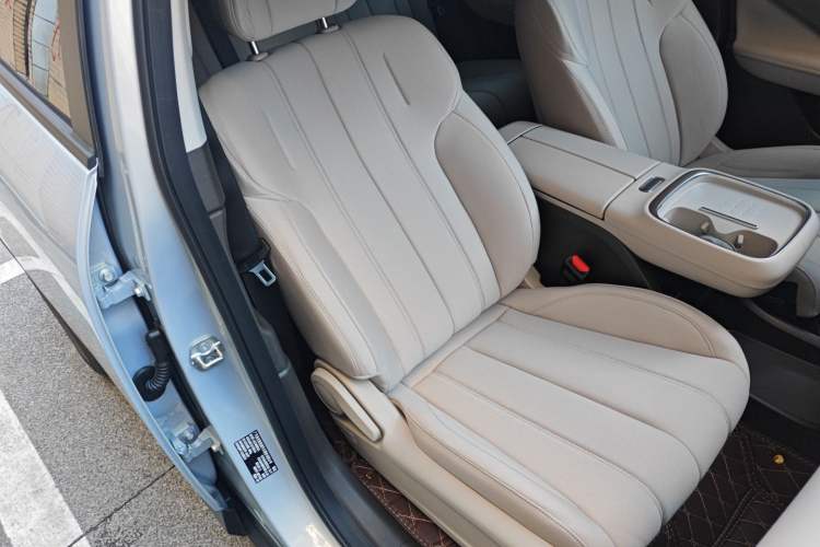 Used AION UT 2025 330 Starlight Edition
