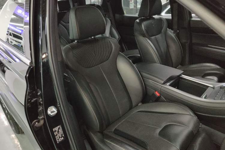 Used Hyundai Palisade 2023 3.5L Automatic All-Wheel Drive Calligraphy