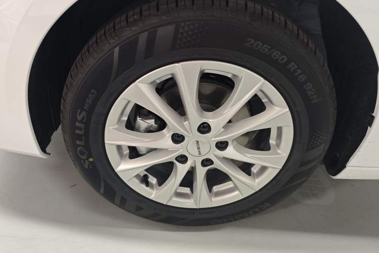 Used Roewe i5 2026 Model 1.5L Manual Comfort Version