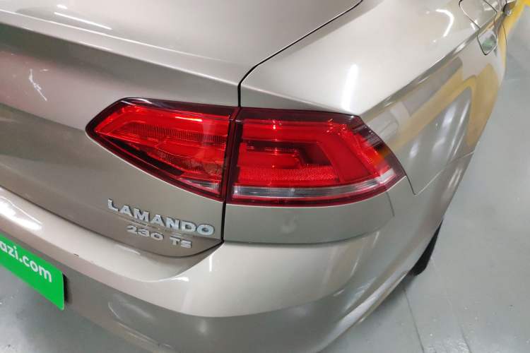 Used Volkswagen Lamando 2015 230TSI Manual Trend Edition