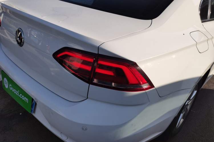 Used Volkswagen Lamando 2015 230TSI DSG Fashion Edition
