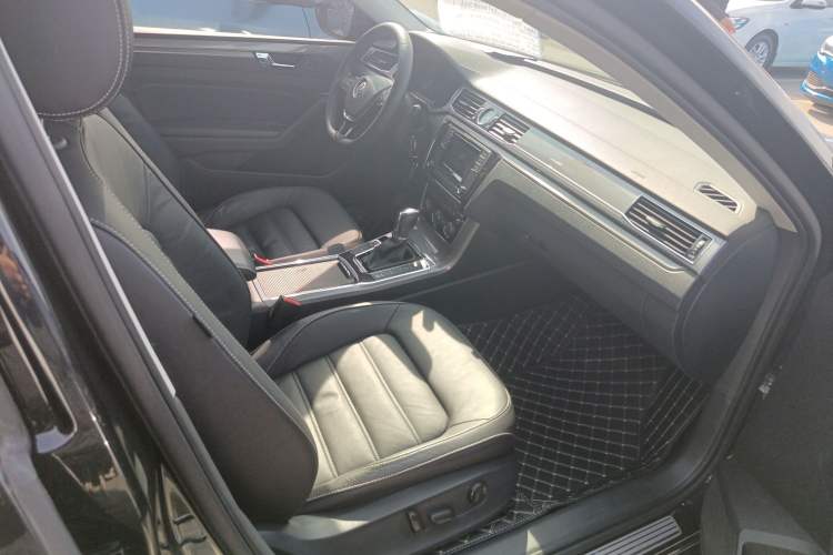 Used Volkswagen Passat 2016 330TSI DSG Luxury Edition
