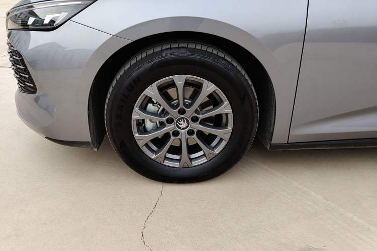 Used BYD Qin L 2024 DM-i 80KM Leading Model
