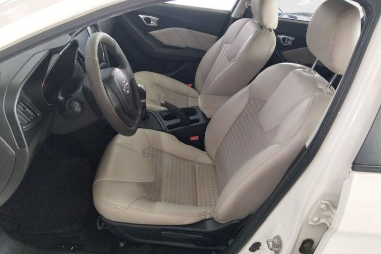 Used GAC Trumpchi GA3S Vision 2016 200T Manual Elite Edition
