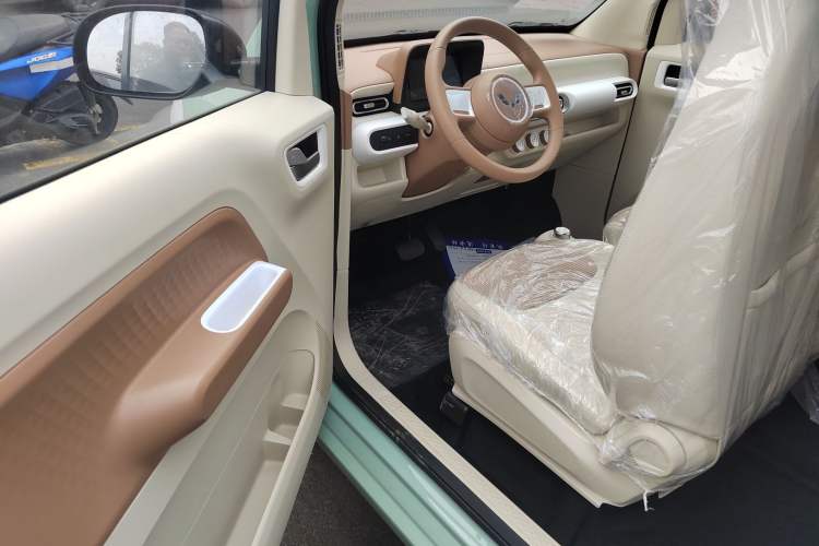 Used Wuling Hongguang MINIEV 2024 3rd Generation 215km Youth Edition