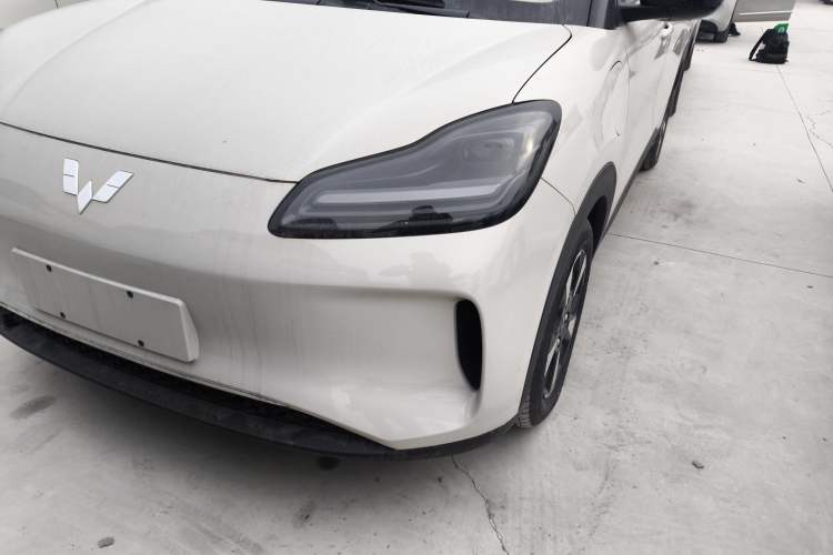 Used Wuling Bingo PLUS 2024 330 km Range Five-Seater Version
