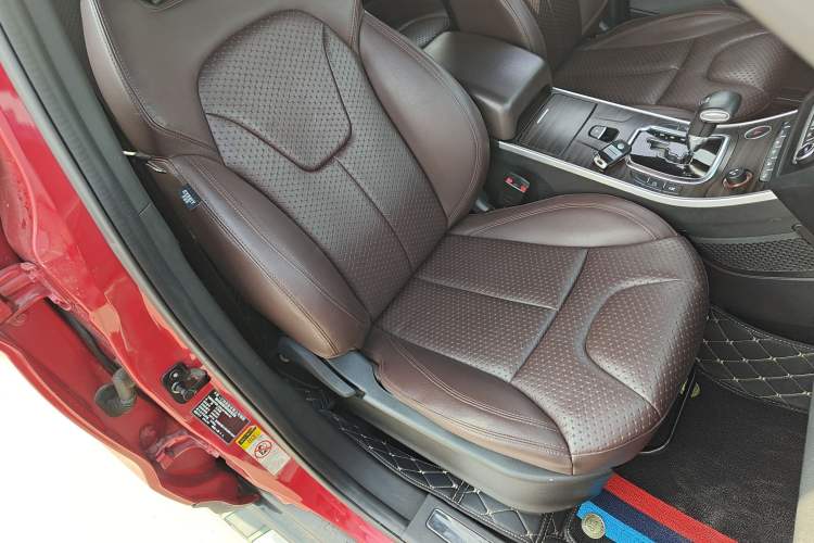 Used Land X7 2015 2.0T Panoramic Prestige Edition
