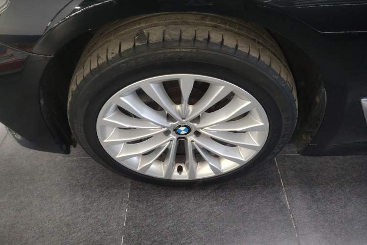 Used BMW 5 Series 2018 525Li Luxury Package
