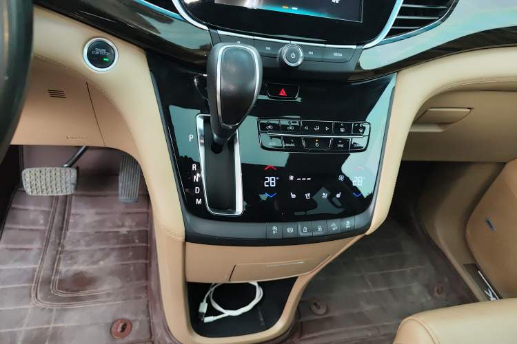 Used Buick GL8 2017 ES 28T Flagship Model China V Standard