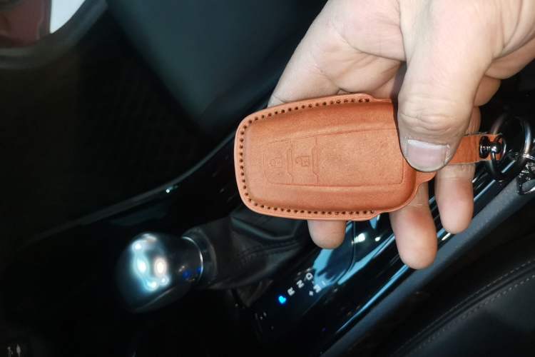 Used Toyota IZOA 2018 2.0L Yichi Edition China V Standard