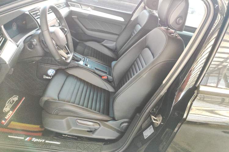 Used Volkswagen Magotan 2025 Zhongxiang Version 280TSI DSG Comfort Edition
